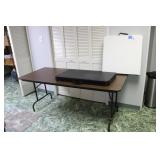 3 FOLDING TABLES
