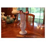 FENTON HANDVASE WHITE PEARLIZED FROM BLACK ROSE
