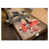 (2) SMALL VISES