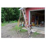 HUSKY 8' FIBERGLASS A FRAME LADDER