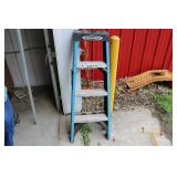 WERNER 4' FIBERGLASS A FRAME LADDER