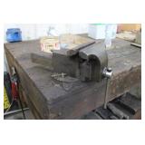 INDUSTRIAL BENCH VISE