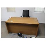 DESK & CHAIR 60' X 30' X 30'