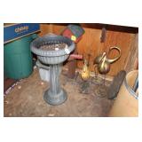 LAWN & GARDEN DECOR & FLOWER PLANTER