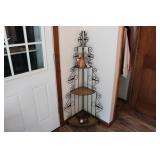 METAL & WICKER CORNER DISPLAY