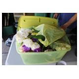TOTE OF DECORATIONS