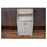 VINTAGE WHITE WOODEN CHILDREN