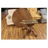 ANTIQUE CLAWFOOT TABLE - NO HARDWARE