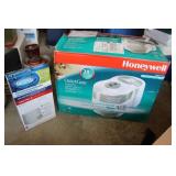 HONEYWELL HUMIDIFIER & FILTER