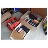 LARGE ASSORTMENT OF BOOKS