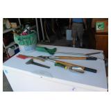 GARDENING TOOLS & BUCKET