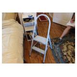 METAL STEP LADDER