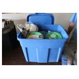 TOTE OF DECORATIONS