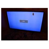 HI SENSE 40" FLAT SCREEN TV W/ REMOTE