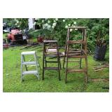 A FRAME STEP LADDERS