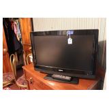 SANYO 26" TV W/ REMOTE