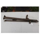 VINTAGE TRI-POD SCREW JACK