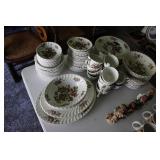 JOHNSON BROS DEVON SPRAYS 14 PLACE SETTING
