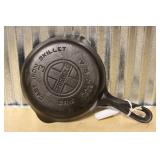 GRISWOLD LBL EPU #3 CAST IRON SKILLET (709)