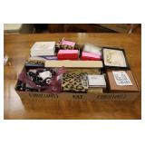 FLAT OF ASSORTED JEWELRY