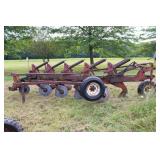 MINNEOPOLIS MOLINE 5 BOTTOM PLOWS