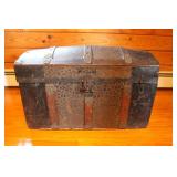 ANTIQUE HUMPBACK CHEST