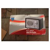 RADIOSHACK HI-FI TABLE TOP AM/FM RADIO (NIB)