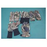 FLAT OF ASSORTED CAMO GLOVES