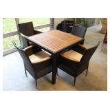 LIKE NEW PATIO TABLE W/ (4) CHAIRS
