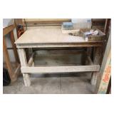 WOODEN WORK BENCH