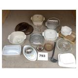 MIXTURE OF CASSEROLE DISHES, LIDS, ETC