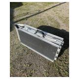 ALUMINUM FOLDING RAMPS