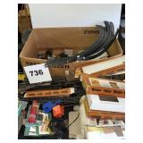 LOT OF HO TRAIN ACCESSORIES