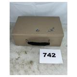 HEAVY LOCK BOX WITH 2 KEYS
