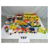 NICE LOT OF FISHER PRICE LITTLE PEOPLE & ACCYS