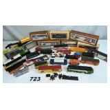 LOT OF HO GAUGE TRAIN ITEMS