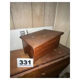 SHOE SHINE KIT AND CONTENTS