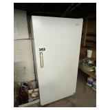 WORKING TAPPAN UPRIGHT FREEZER