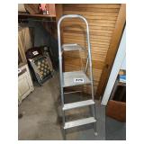 5 FT ALUMINUM STEPLADDER W/PLATFORM