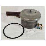 Presto Cook Master Cooker & Pressure Indicator