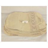 Six Vanilla Seashell Placemets & Napkins