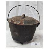 Vintage #7 4-4 Cast Iron Round Bottom Pot