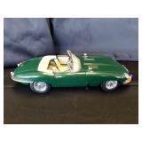 Bburago 1/18 Scale 1961 Jaguar E Diecast Metal Car