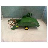 Ertl John Deere No. 12A Hay Rake Farm Toy Replica