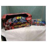 Jeff Gordon #24 NASCAR Light & Sound Car 1/18 Scale with Tin Car
