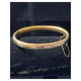 Ladies  14k gold bangle bracelet