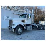 2015 Freightliner 122 SD Tractor Truck
