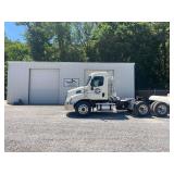 2013  FREIGHTLINER  Cascadia