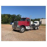 2000 Peterbilt LT 379 Tractor Truck