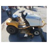 IH Cub Cadet 3206 Riding Tractor Mower, Runs Good